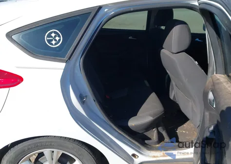 2014 Ford Focus Se z USA, uszkodzony, nr VIN 1FADP3K21EL138431